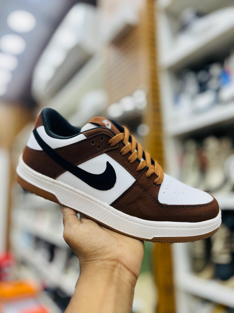 Nike Classic Low-Top Sneaker in Suede Finish - Casual Unisex Footwear