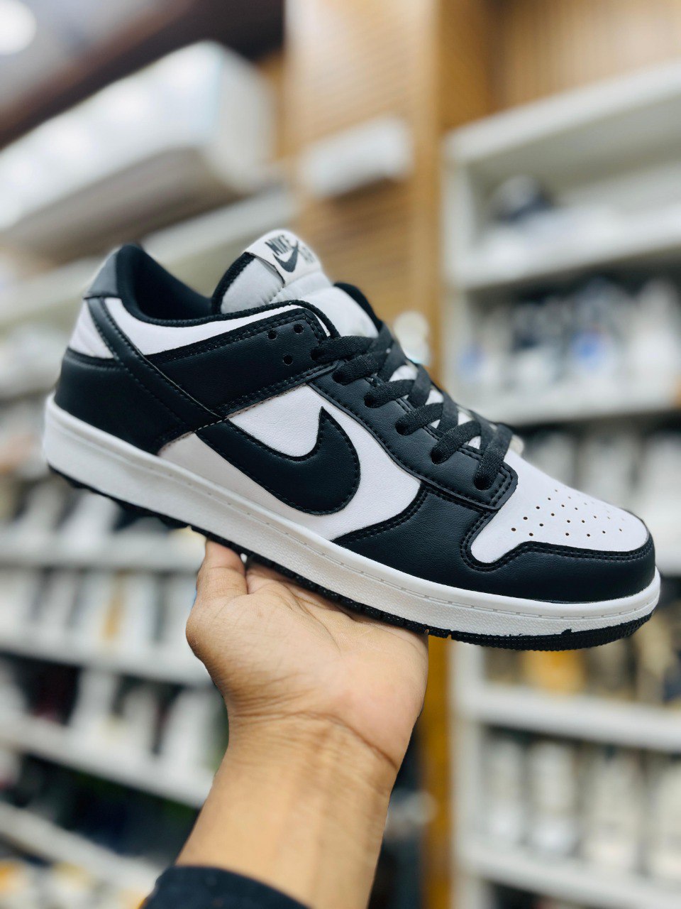 Nike Dunk Low Retro Sneakers - Classic (Unisex)