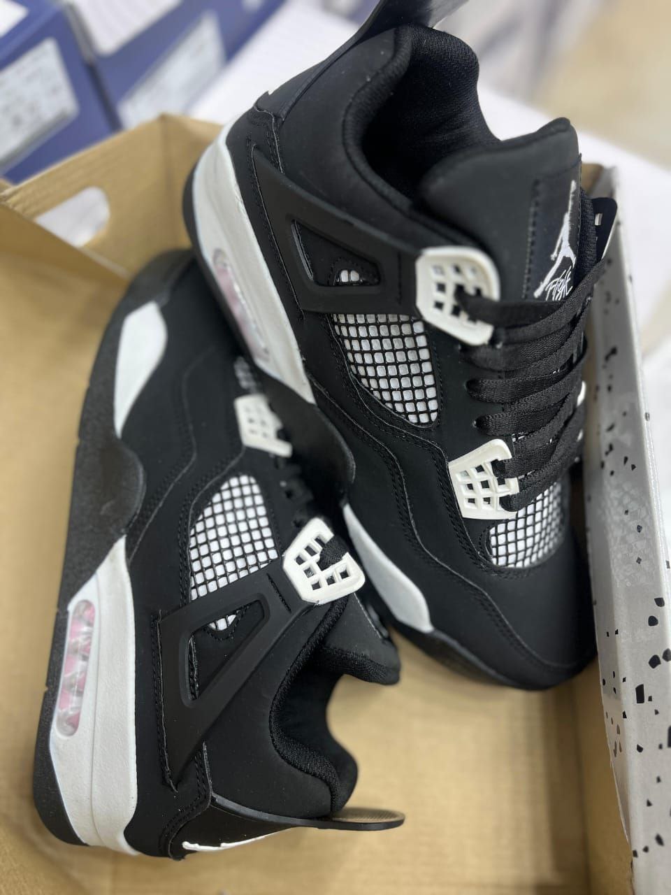 Nike SB x Air Jordan 4 Retro