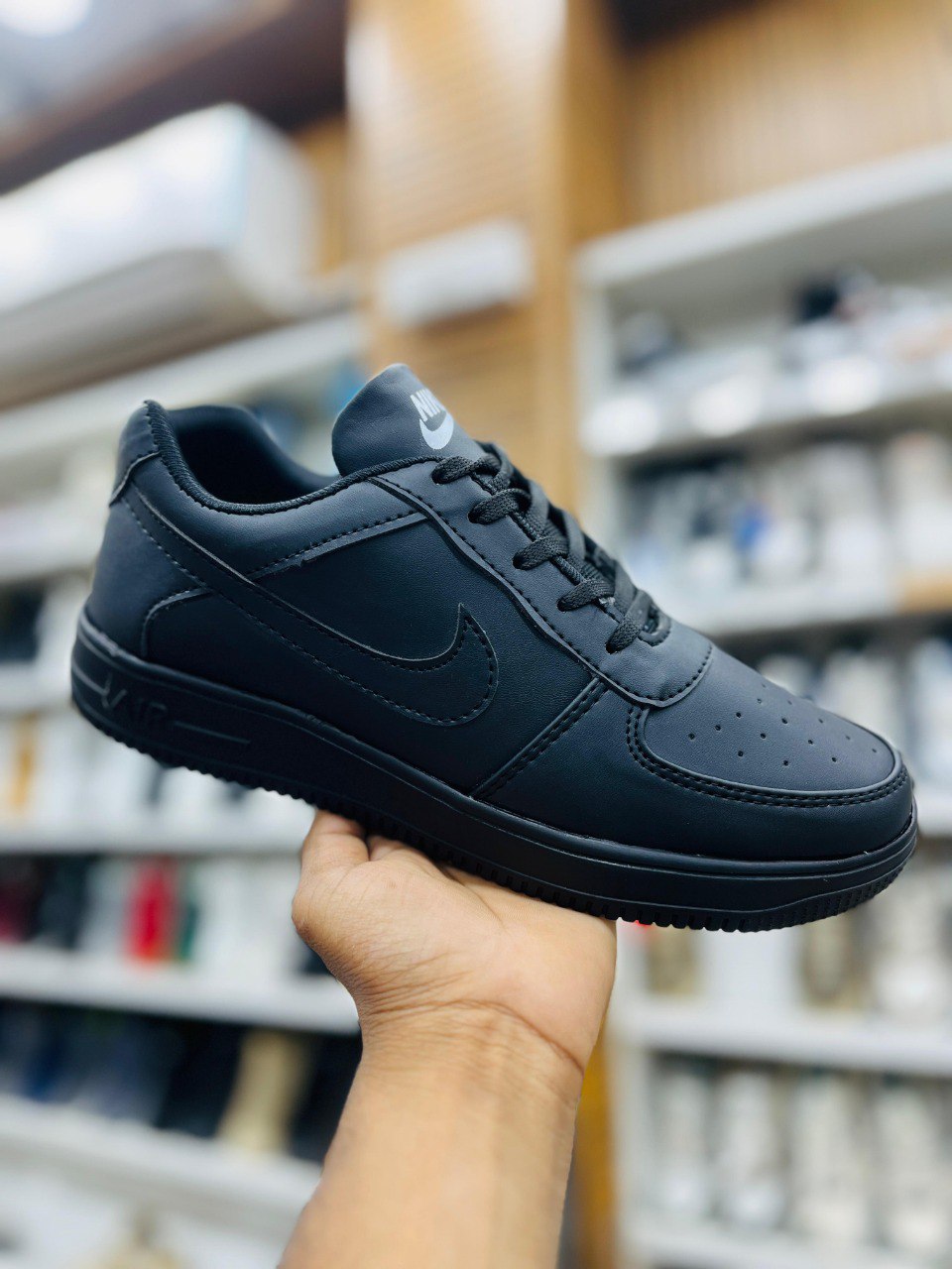 Nike Air Force 1 '07 Low Casual Sneaker